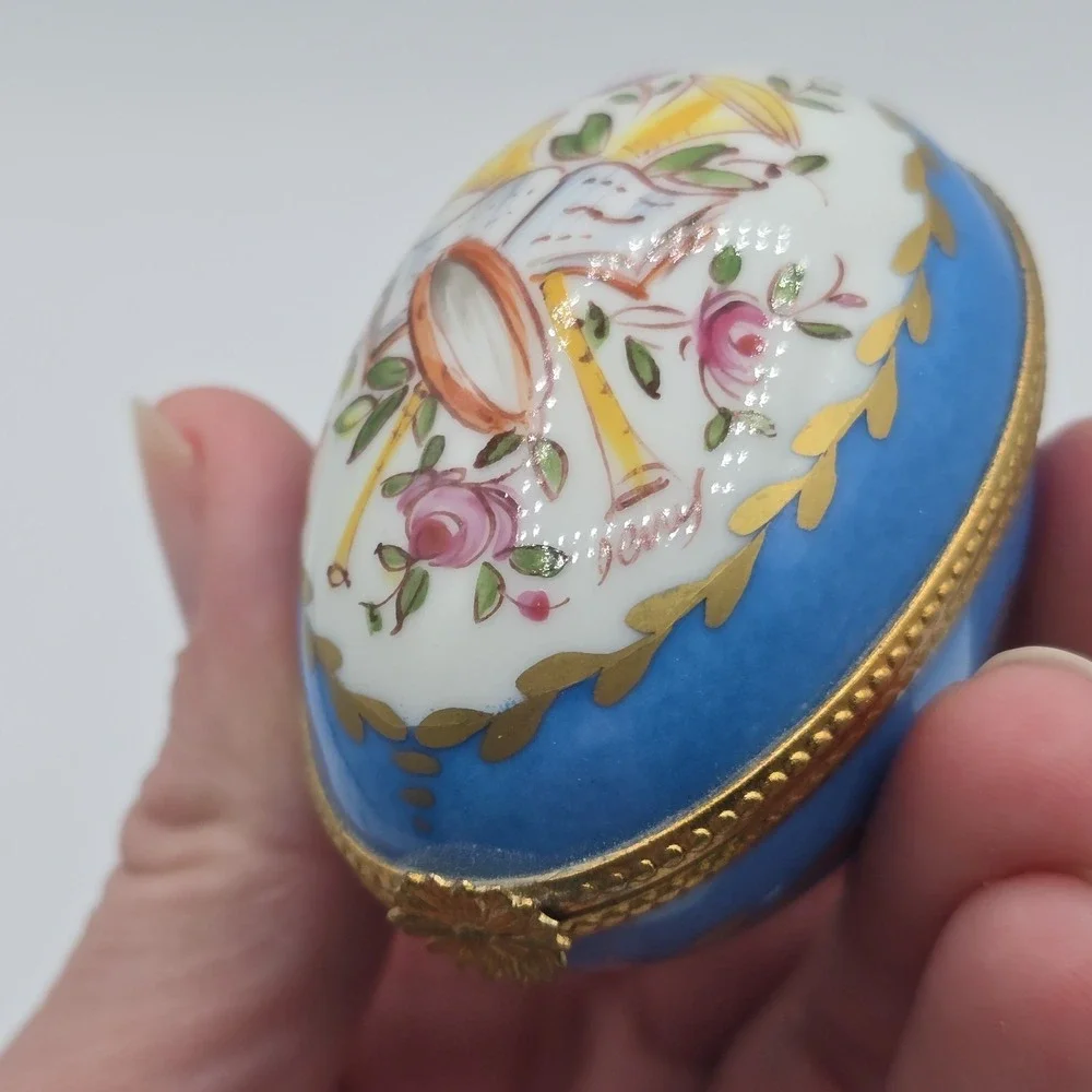Vtg limoges trinket box La‎ main egg shaped Blue Floral Music Paris Style